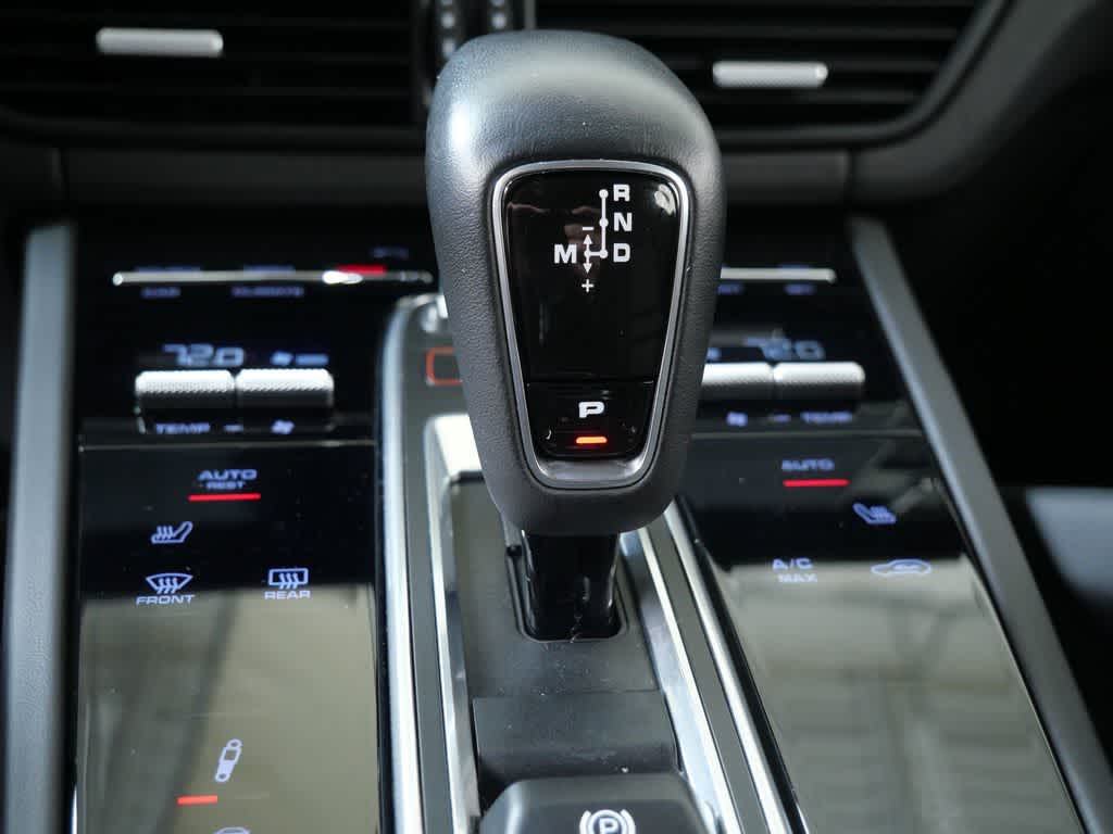 Thumbnail: 2021 Porsche Cayenne - 24