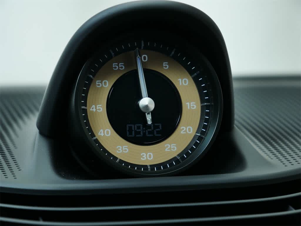 Thumbnail: 2025 Porsche Taycan - 25