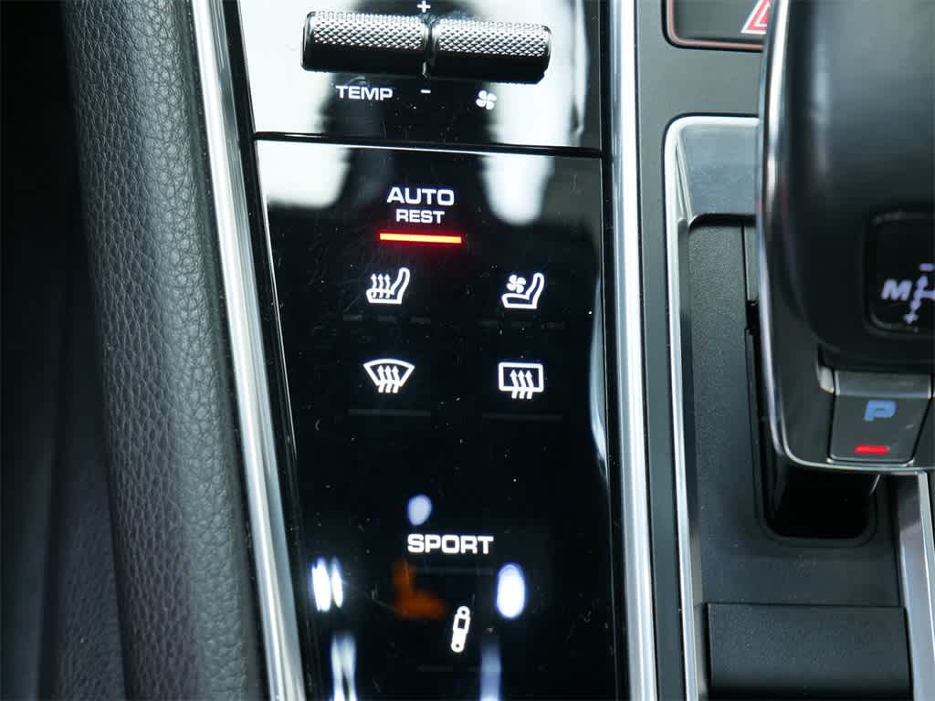 Thumbnail: 2020 Porsche Panamera - 24