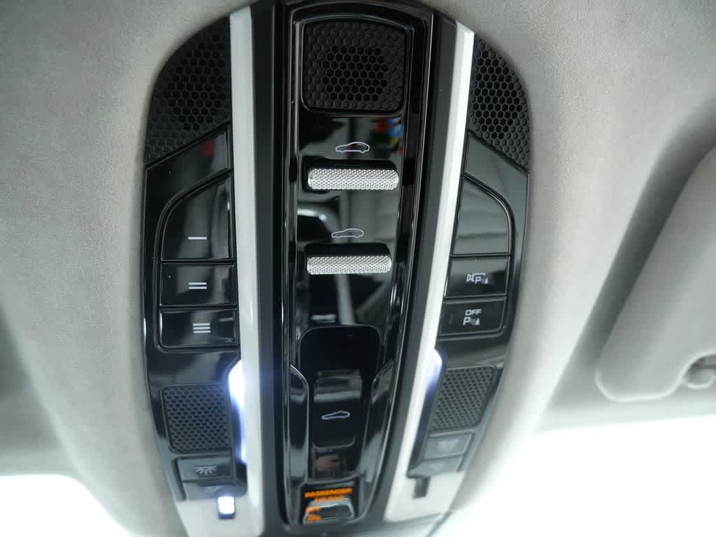 Thumbnail: 2017 Porsche Panamera - 26