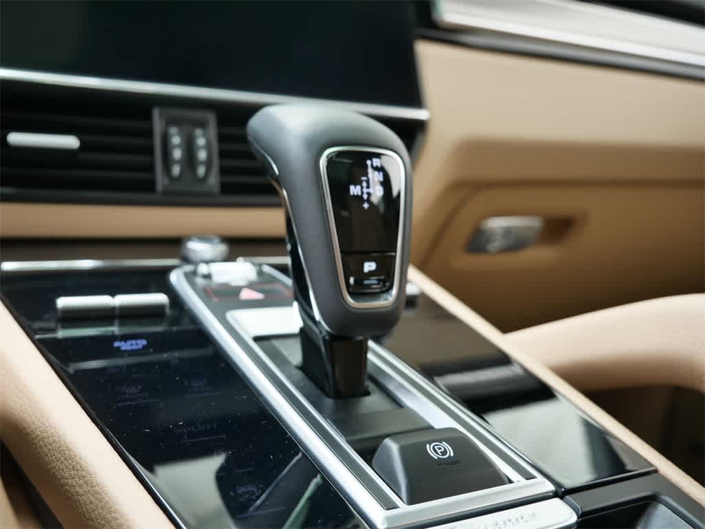 Thumbnail: 2022 Porsche Cayenne - 24