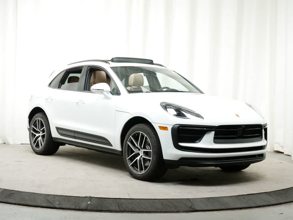 Thumbnail: 2025 Porsche Macan - 9