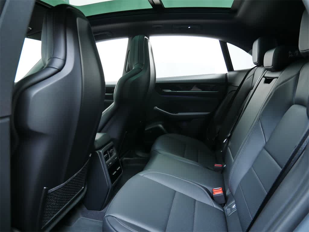 Thumbnail: 2025 Porsche Macan - 13