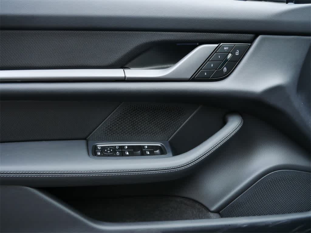 Thumbnail: 2025 Porsche Taycan - 11