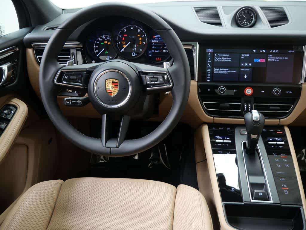 Thumbnail: 2026 Porsche Macan - 17