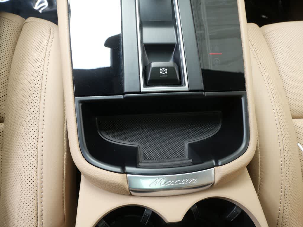 Thumbnail: 2026 Porsche Macan - 14