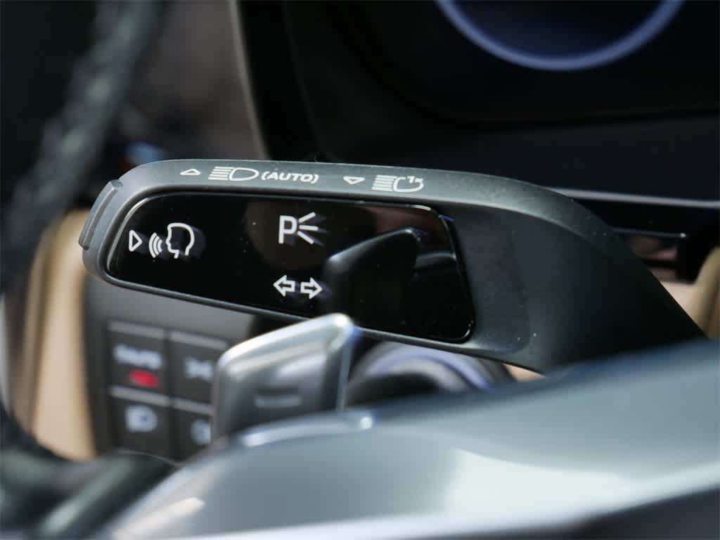 Thumbnail: 2023 Porsche Cayenne - 22