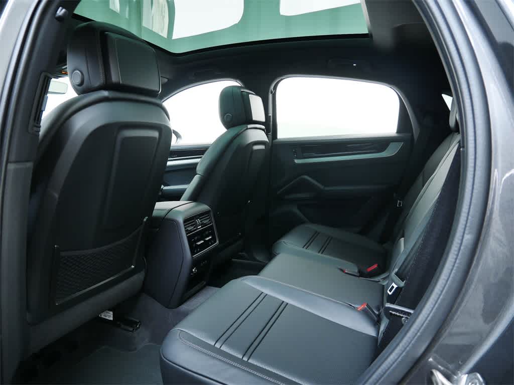 Thumbnail: 2026 Porsche Cayenne - 13