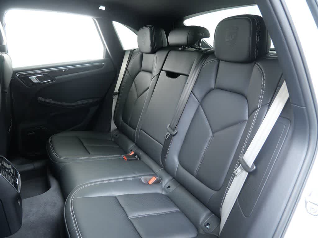 Thumbnail: 2026 Porsche Macan - 13