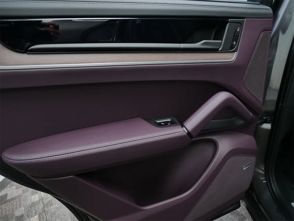 Thumbnail: 2026 Porsche Cayenne - 14