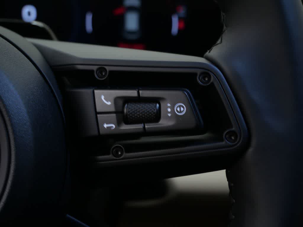 Thumbnail: 2026 Porsche Macan - 19