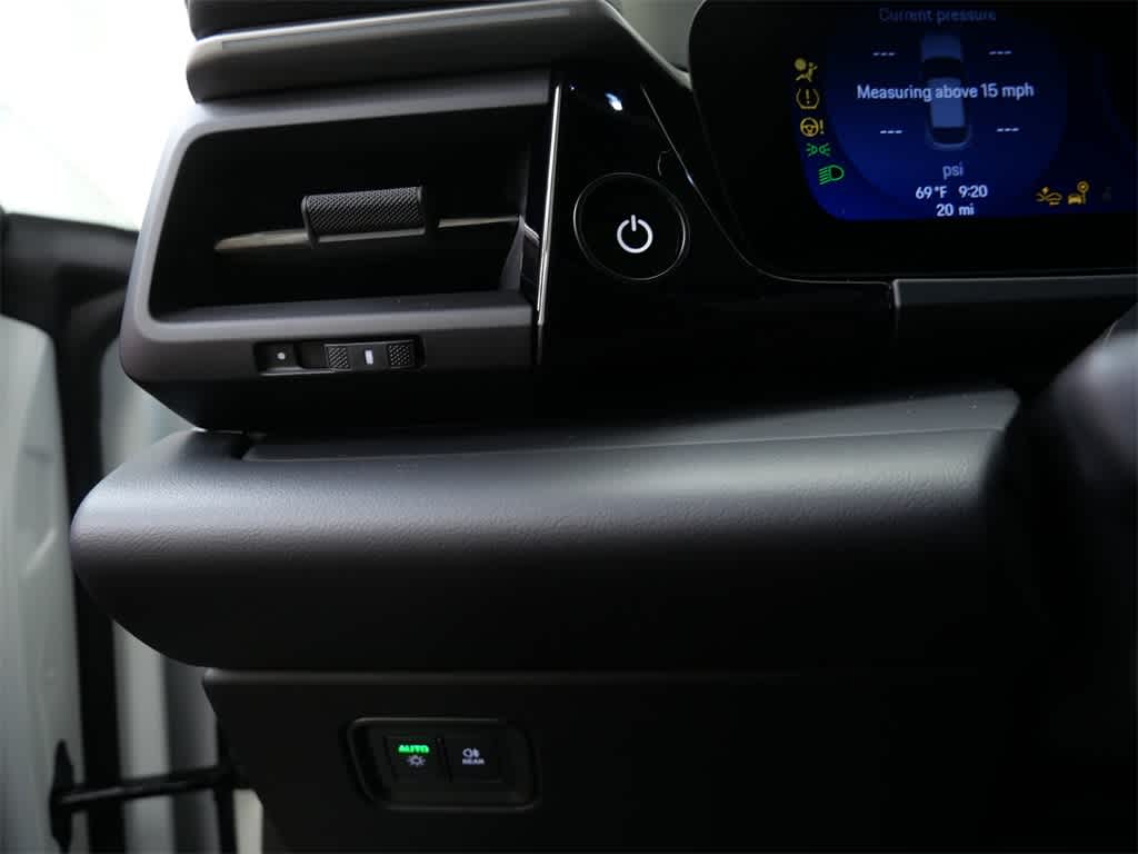 Thumbnail: 2026 Porsche Macan - 15