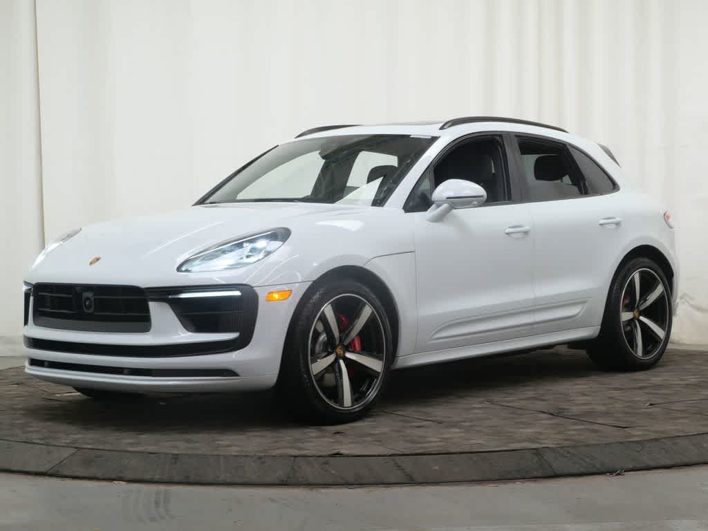 Thumbnail: 2026 Porsche Macan - 1