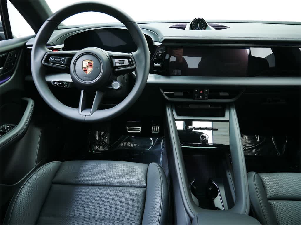 Thumbnail: 2025 Porsche Macan - 16