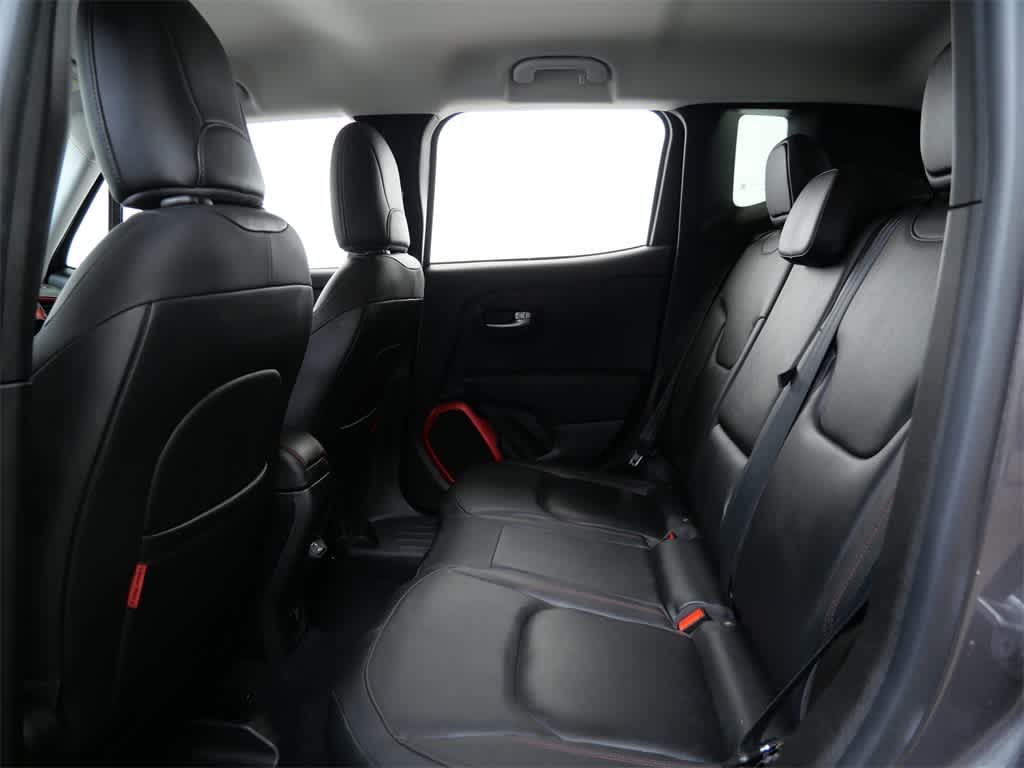 Thumbnail: 2018 Jeep Renegade - 14