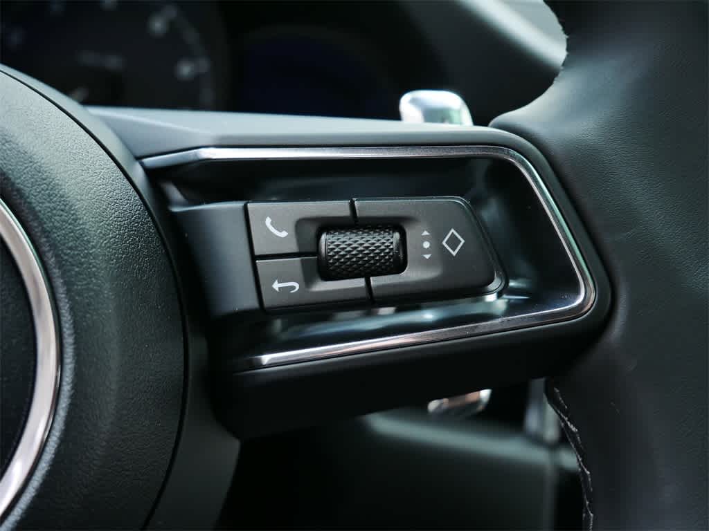 Thumbnail: 2026 Porsche Macan - 21