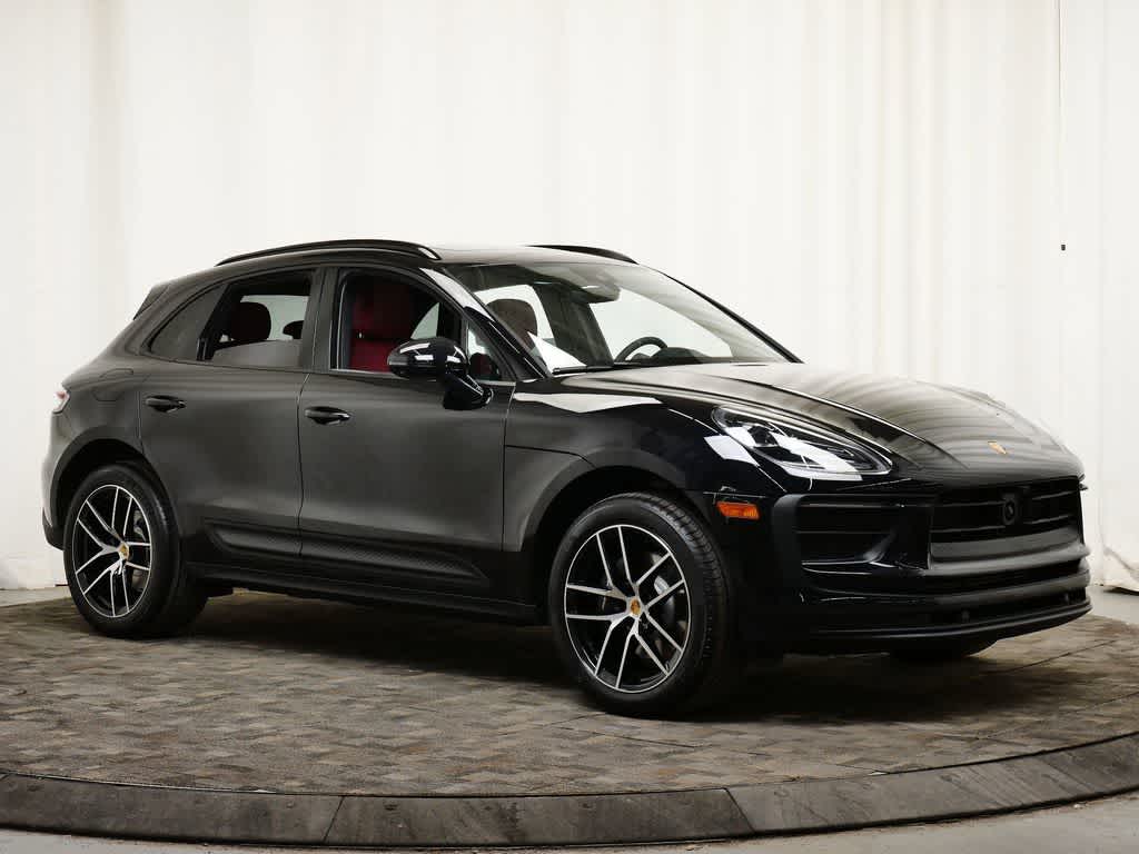Thumbnail: 2026 Porsche Macan - 9