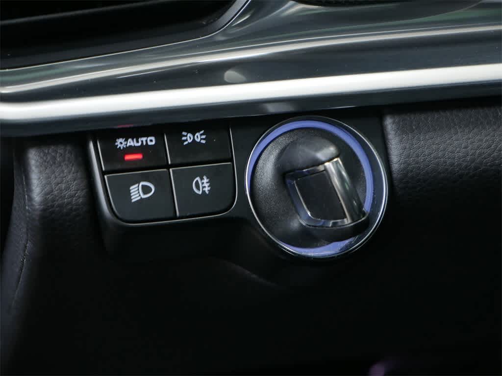 Thumbnail: 2023 Porsche Panamera - 18