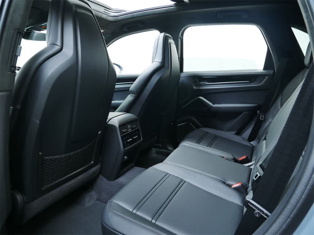 Thumbnail: 2025 Porsche Cayenne - 14