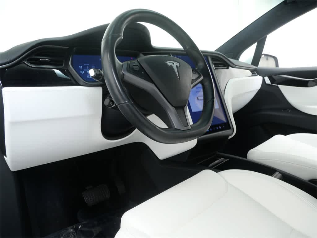 Thumbnail: 2020 Tesla Model X - 4