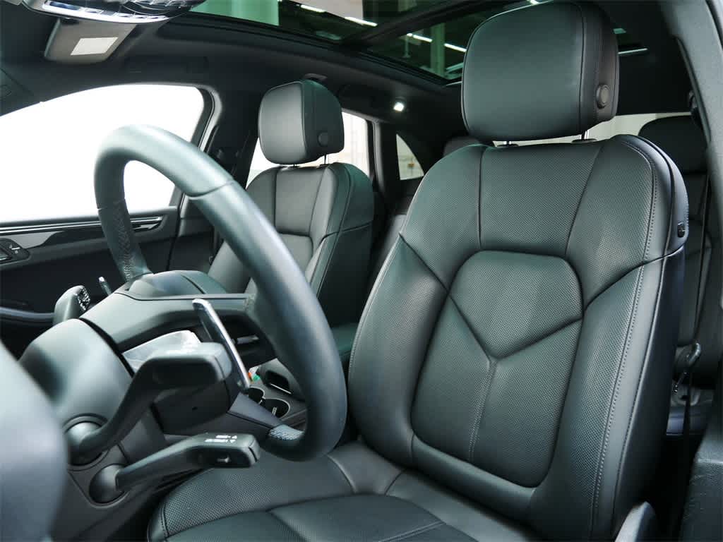 Thumbnail: 2023 Porsche Macan - 5