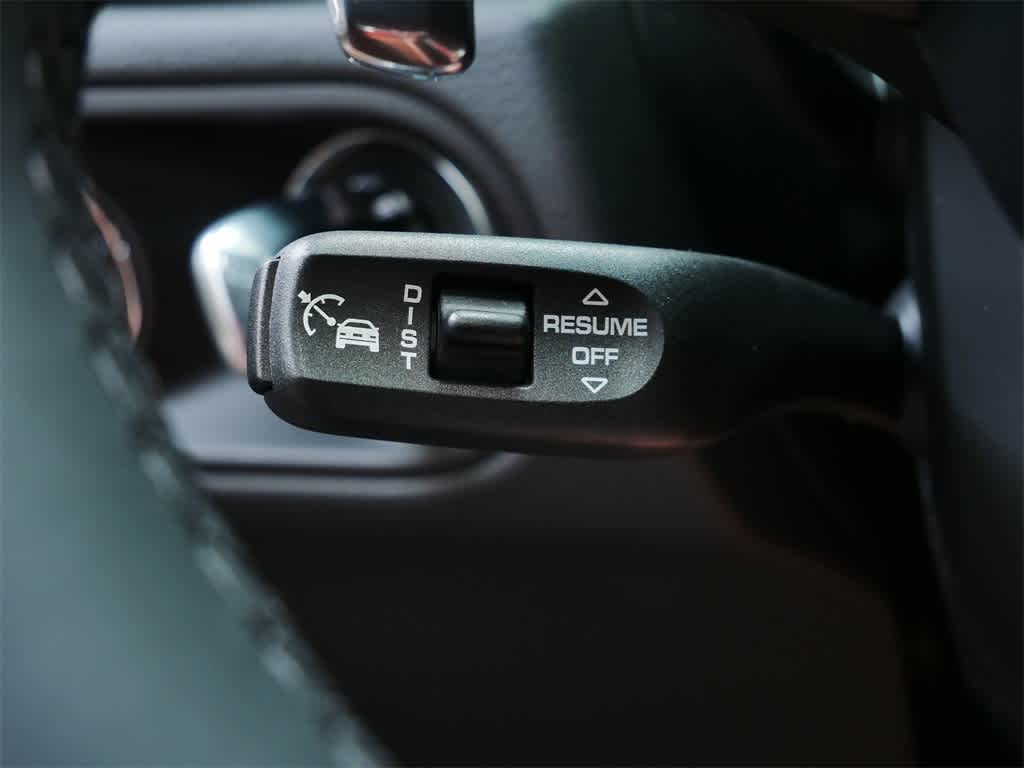 Thumbnail: 2026 Porsche Macan - 19