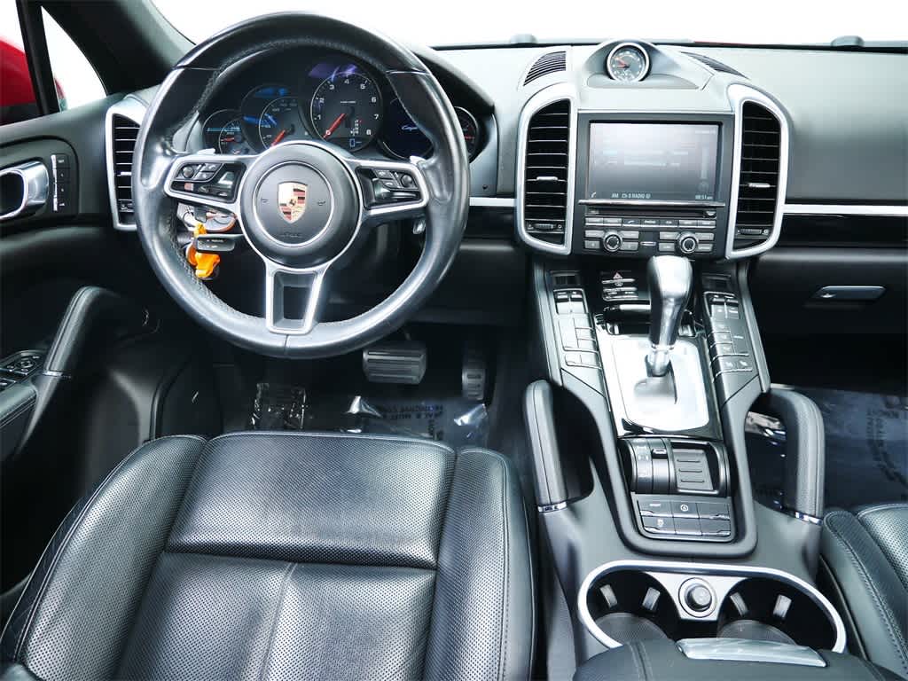 Thumbnail: 2016 Porsche Cayenne - 16