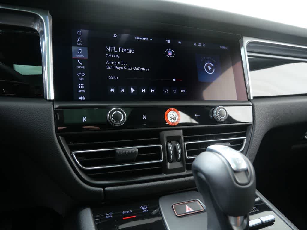 Thumbnail: 2025 Porsche Macan - 25