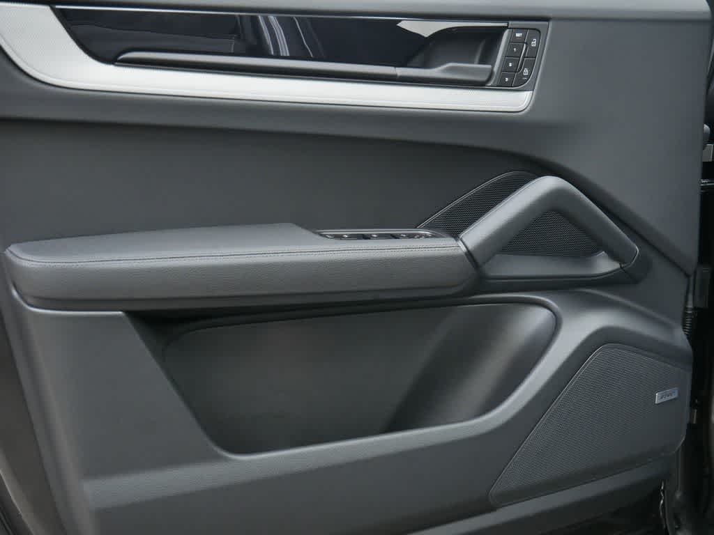 Thumbnail: 2026 Porsche Cayenne - 11