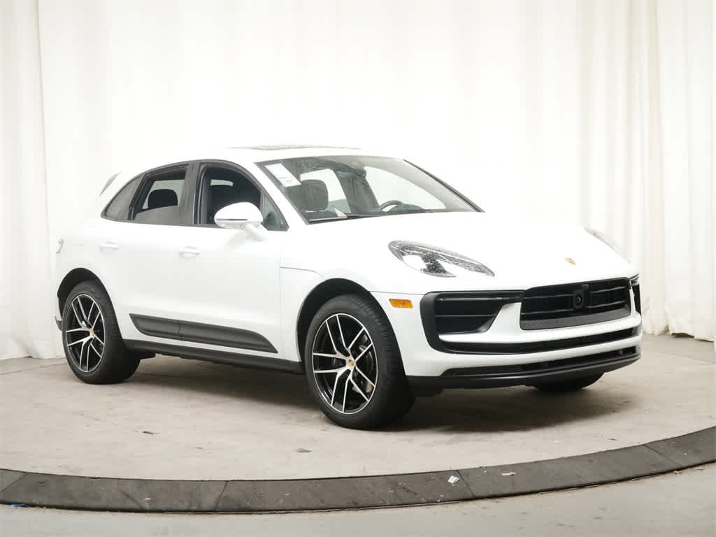 Thumbnail: 2025 Porsche Macan - 11