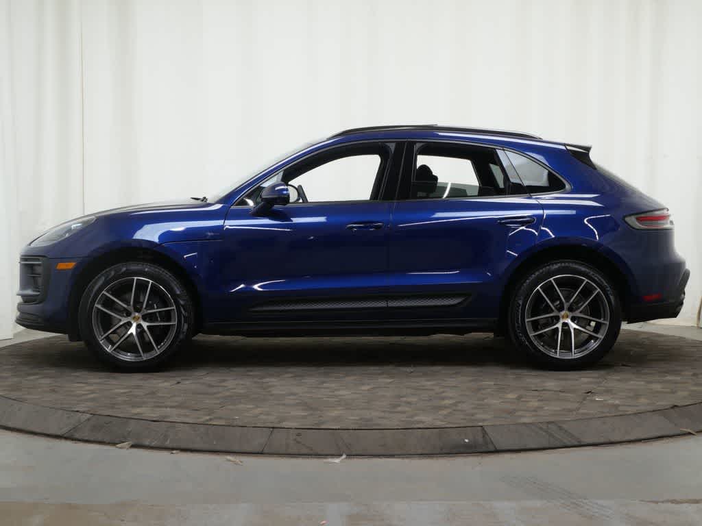 Thumbnail: 2025 Porsche Macan - 2