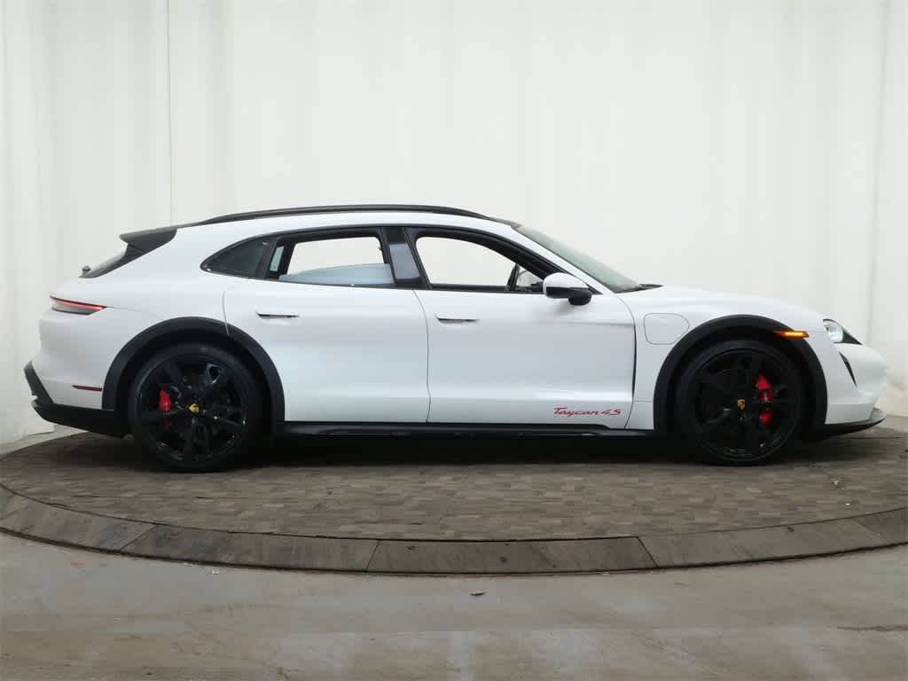 Thumbnail: 2023 Porsche Taycan - 8