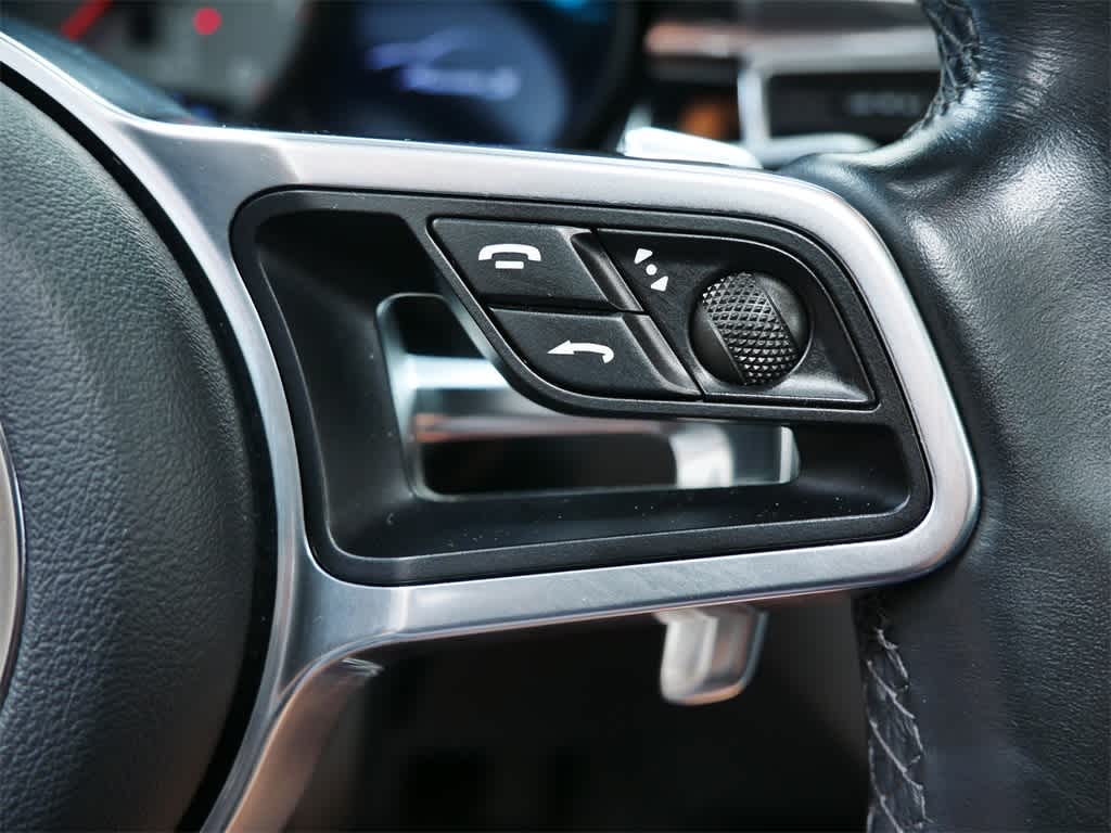 Thumbnail: 2016 Porsche Macan - 18