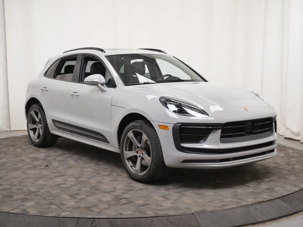 Thumbnail: 2023 Porsche Macan - 9