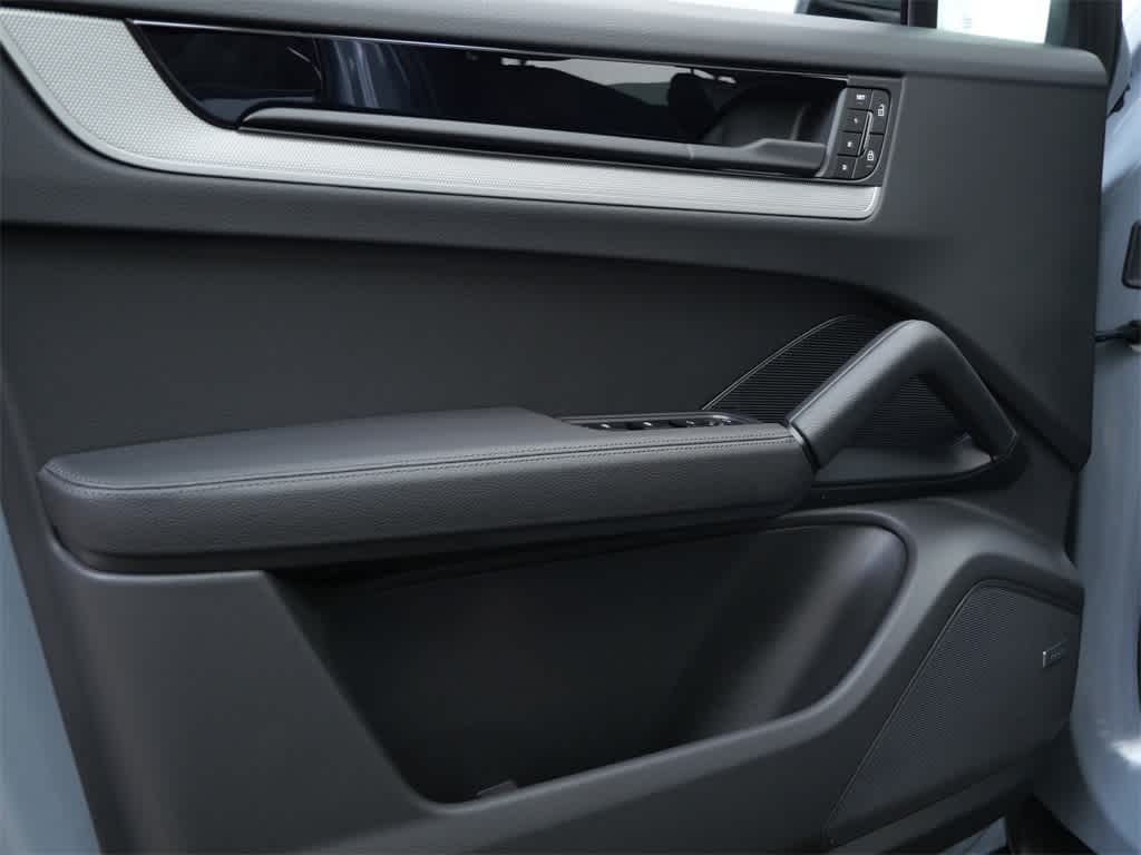 Thumbnail: 2026 Porsche Cayenne - 11