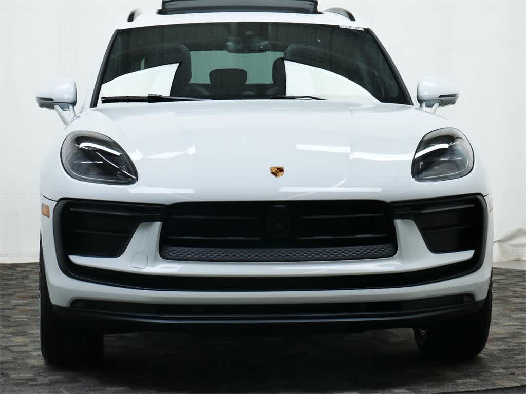 Thumbnail: 2026 Porsche Macan - 10