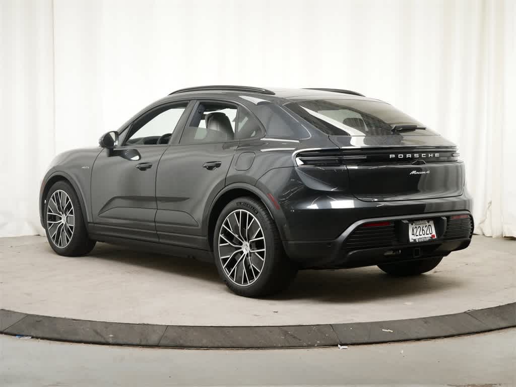 Thumbnail: 2024 Porsche Macan - 3