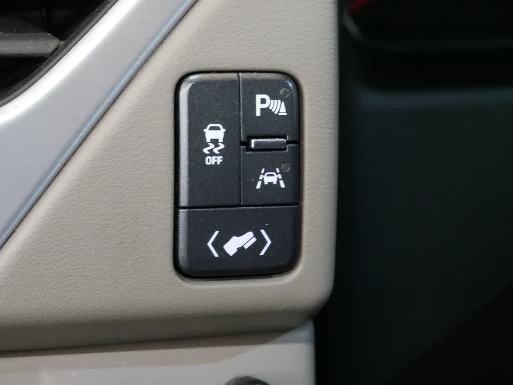 Thumbnail: 2017 GMC Yukon - 23