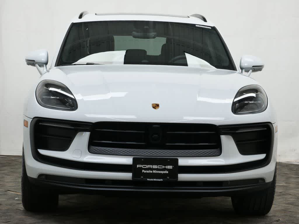 Thumbnail: 2025 Porsche Macan - 10