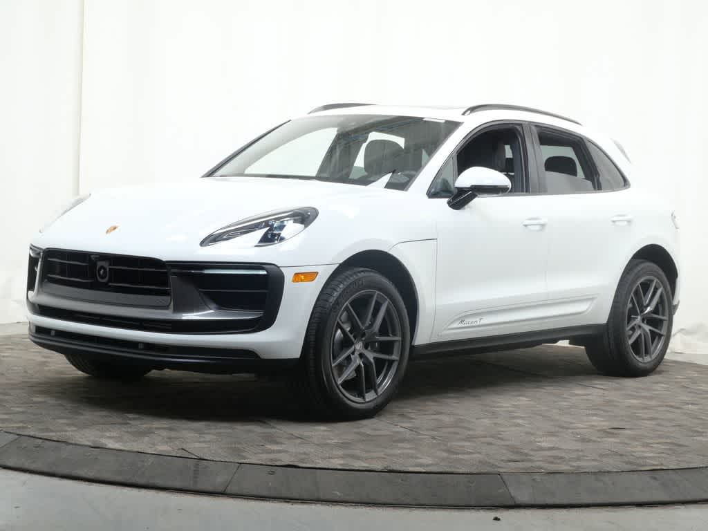 Thumbnail: 2026 Porsche Macan - 1