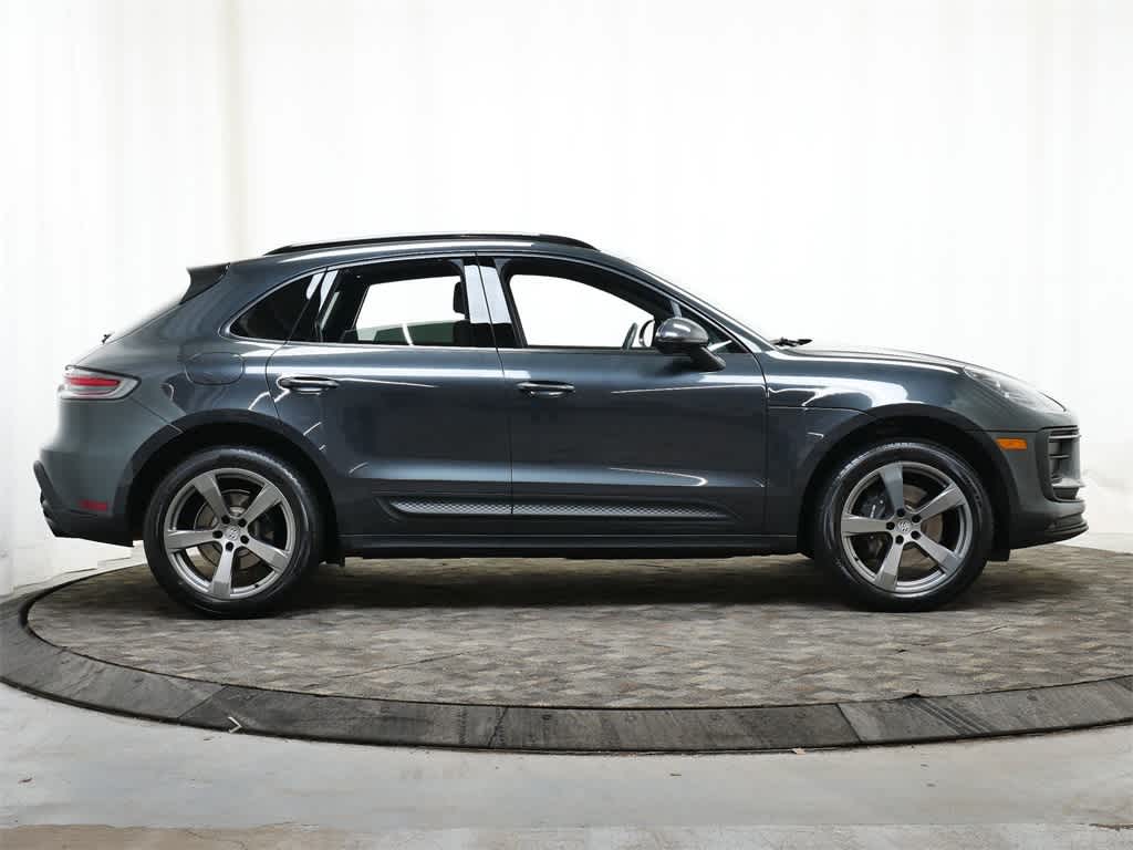Thumbnail: 2023 Porsche Macan - 8