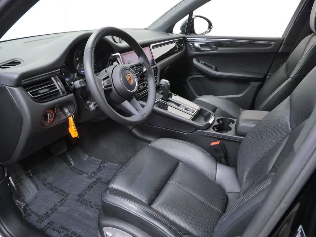 Thumbnail: 2024 Porsche Macan - 4