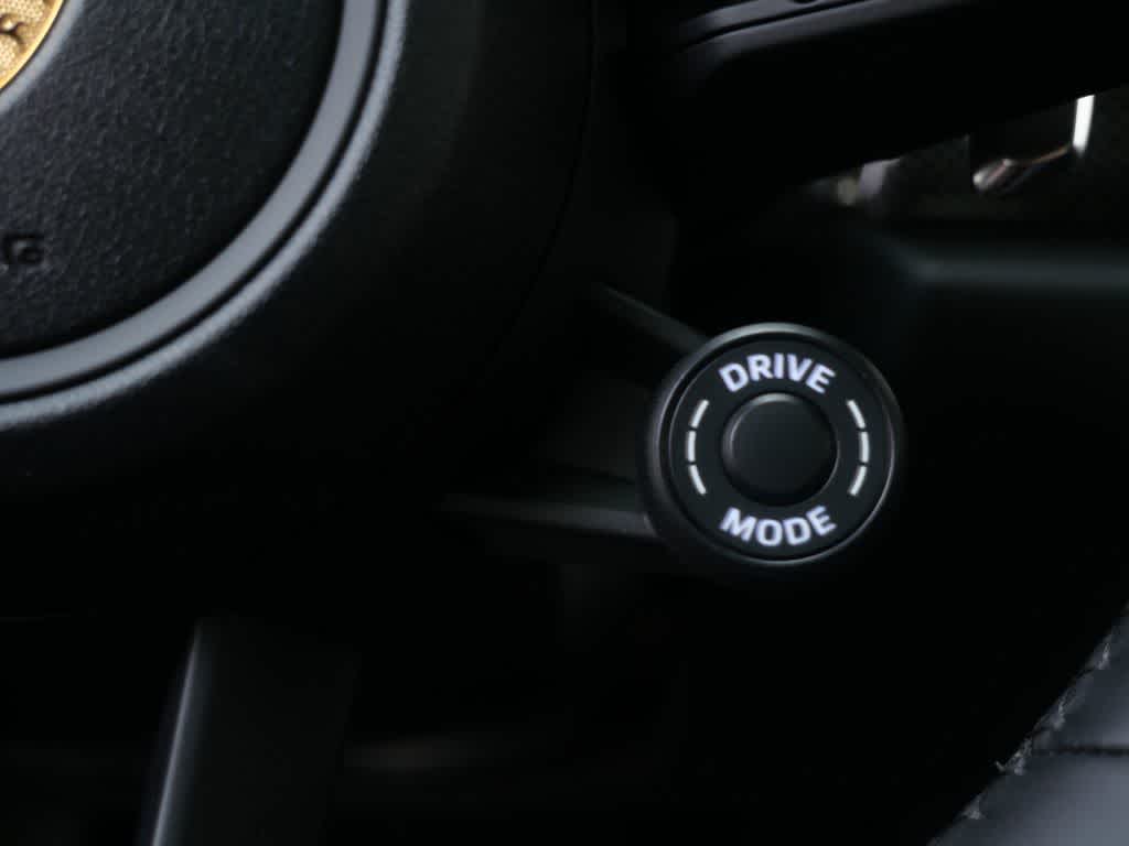 Thumbnail: 2026 Porsche Macan - 26