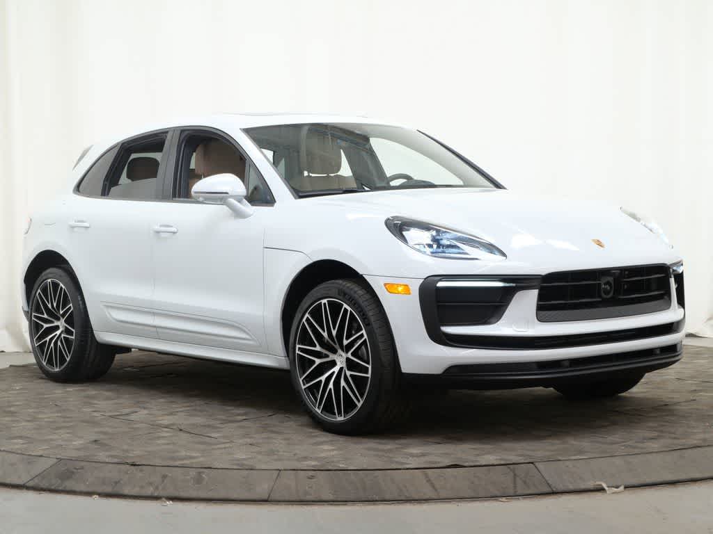 Thumbnail: 2026 Porsche Macan - 9