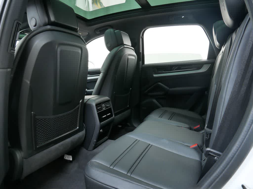 Thumbnail: 2025 Porsche Cayenne - 13