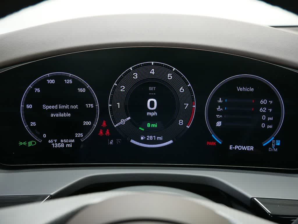 Thumbnail: 2025 Porsche Panamera - 27