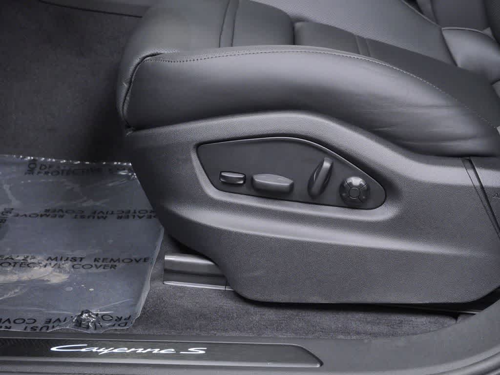 Thumbnail: 2026 Porsche Cayenne - 12