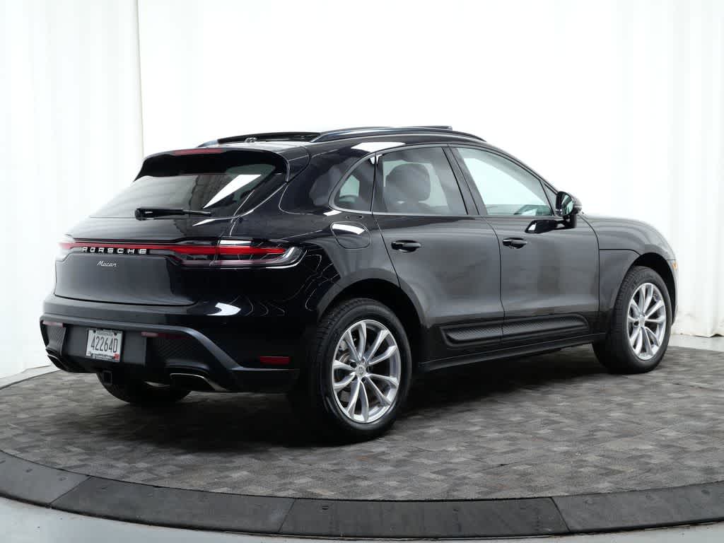 Thumbnail: 2025 Porsche Macan - 7