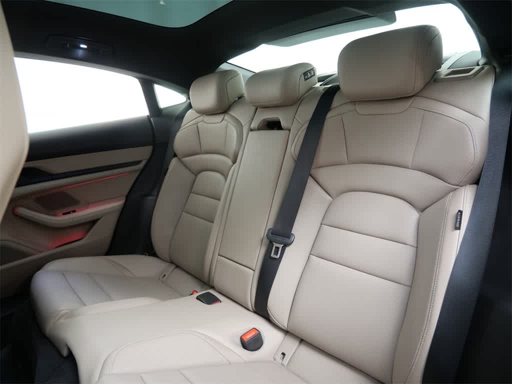 Thumbnail: 2022 Porsche Taycan - 17