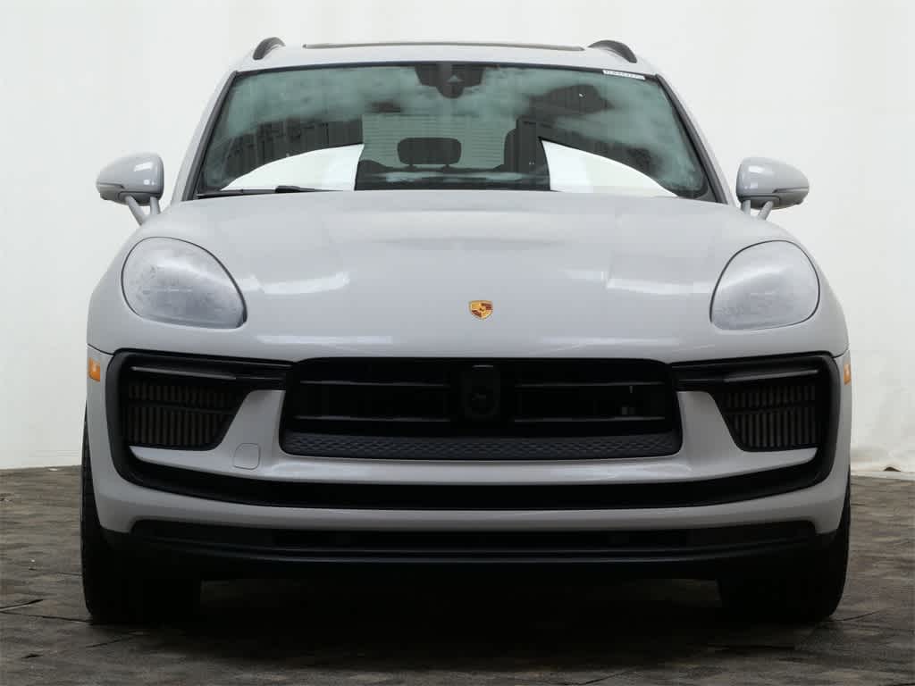 Thumbnail: 2026 Porsche Macan - 10